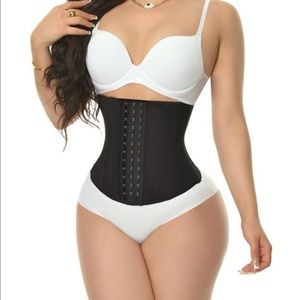 XS Short Torso waist trainer. Melony Garcia @Elegant Figure